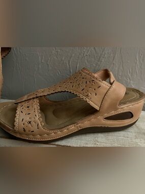 Women's Tan Comfort Sandals with Decorative Cutouts